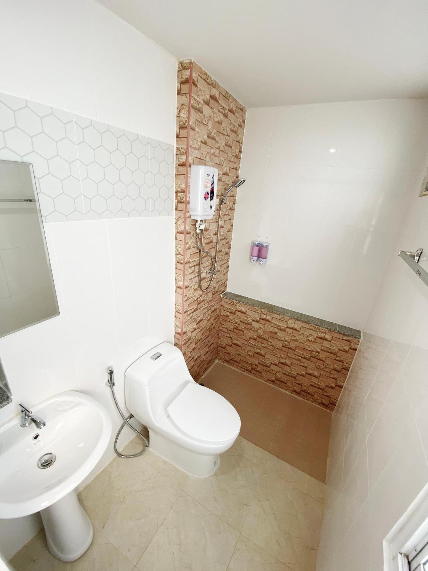 אפרטהוטל צ'יאנג מאי Racha Caftel - 7 House - รชาคาฟเทล מראה חיצוני תמונה